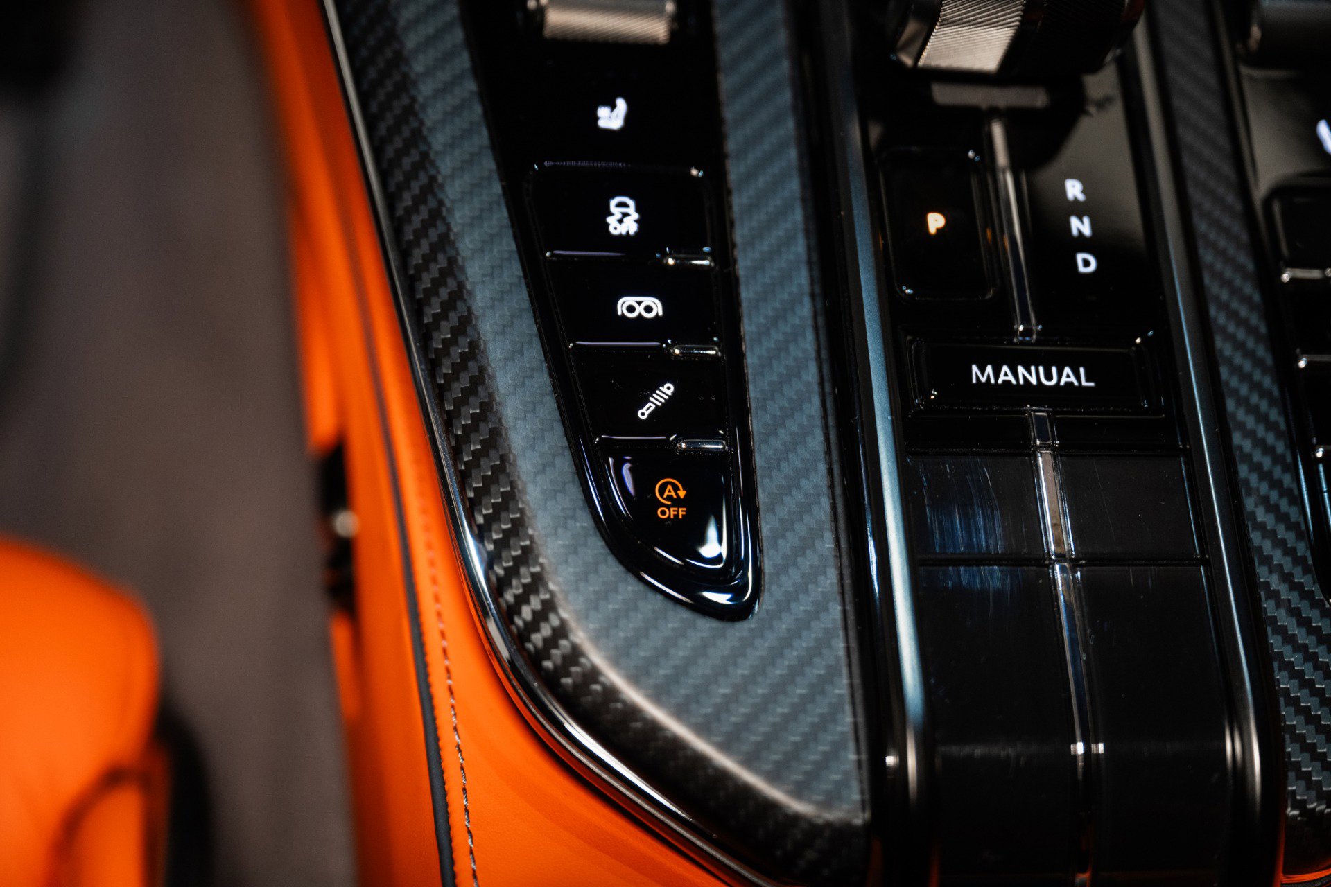 Used 2025 Aston Martin V8 Vantage Coupe image 33