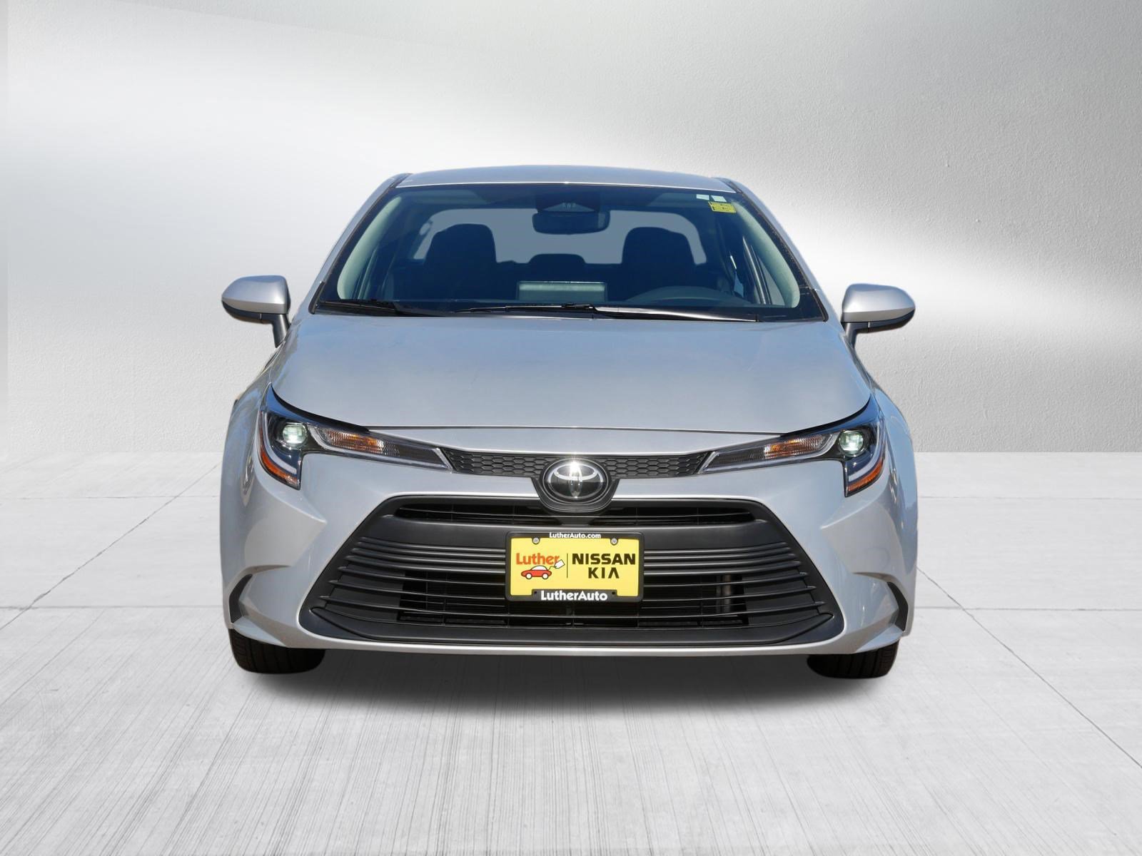 Used 2024 Toyota Corolla LE FWD image 2