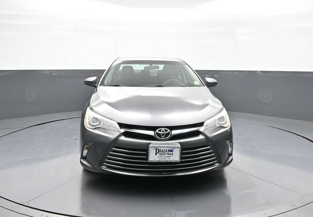 Used 2016 Toyota Camry LE FWD image 2