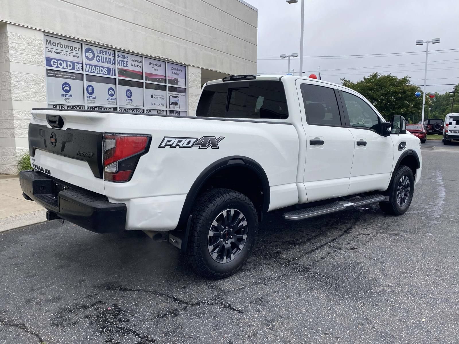 Used 2021 Nissan Titan PRO-4X w/ Pro-4x Convenience Package AWD/4WD image 7