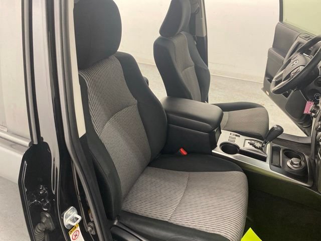 Used 2019 Toyota 4Runner SR5 AWD/4WD image 28