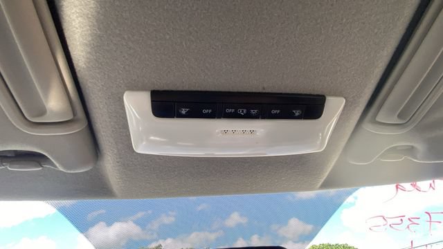 Used 2018 Nissan Kicks SR FWD image 26