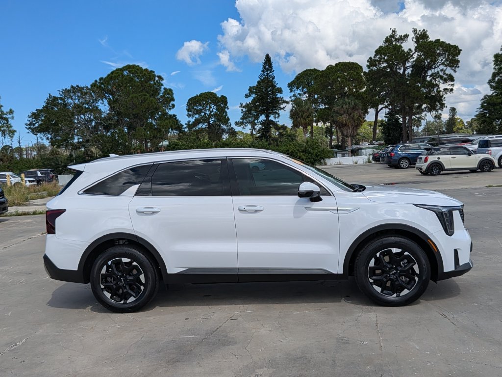 Certified 2026 Kia Sorento S FWD image 9
