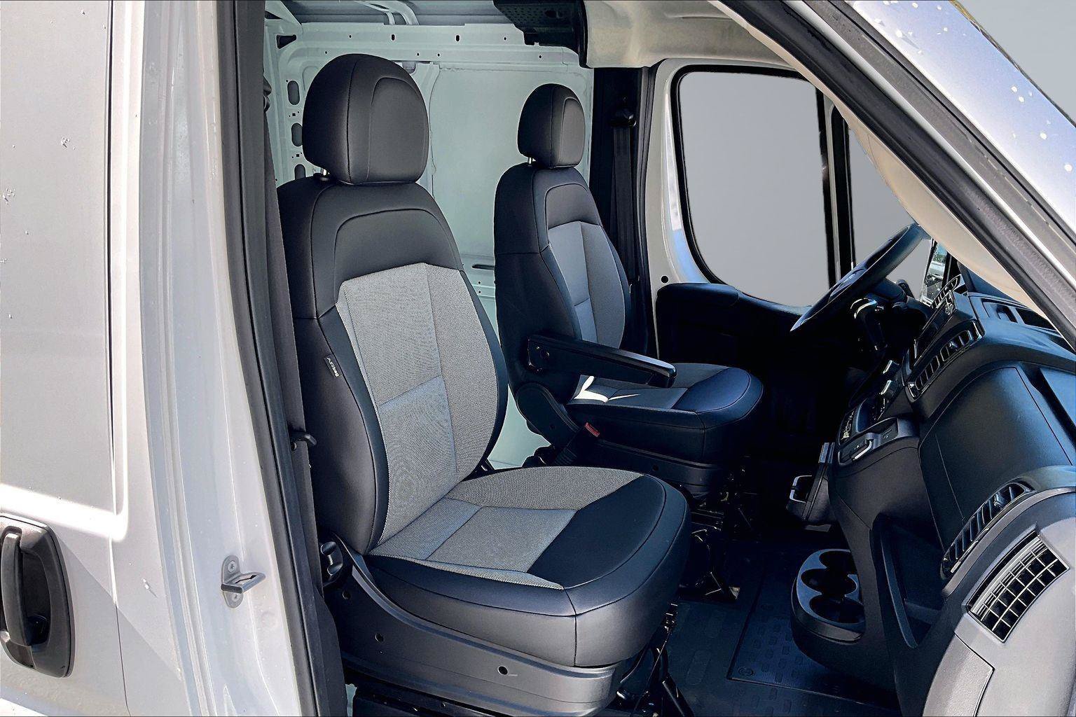 Used 2025 RAM ProMaster 1500 w/ Safety Group FWD image 7
