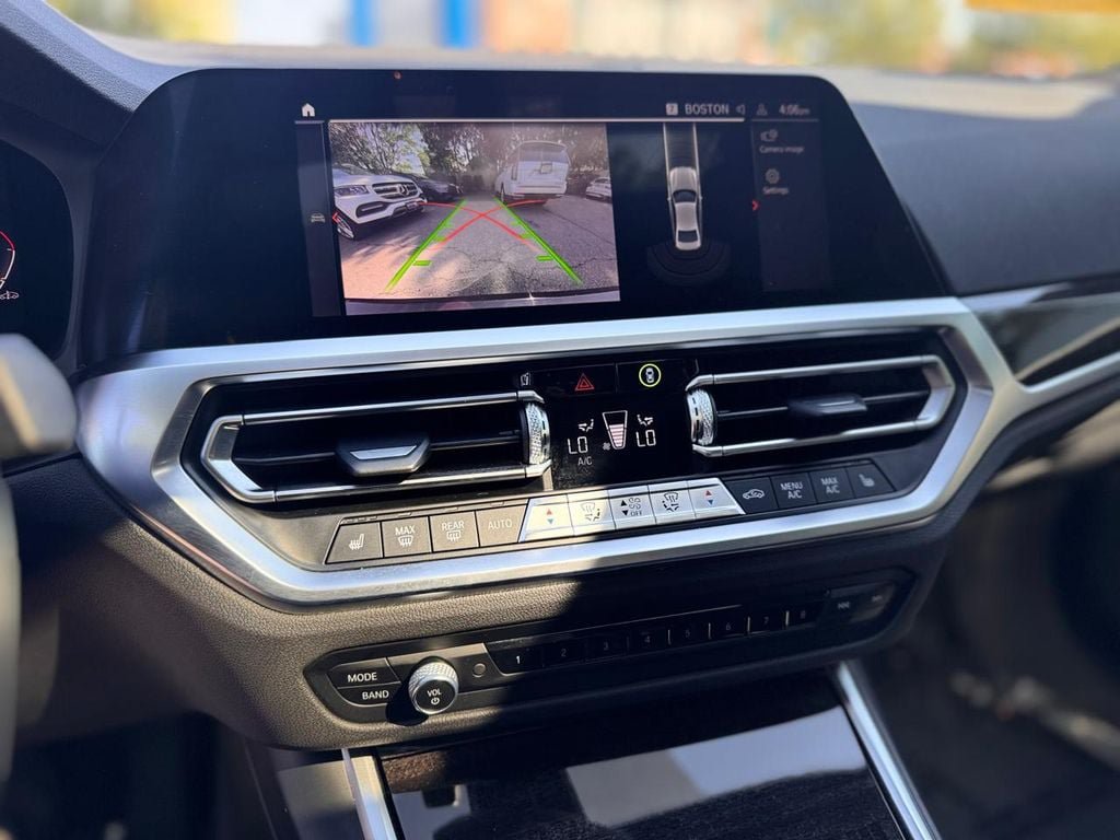 Used 2020 BMW 330i xDrive Sedan w/ Premium Package AWD/4WD image 16