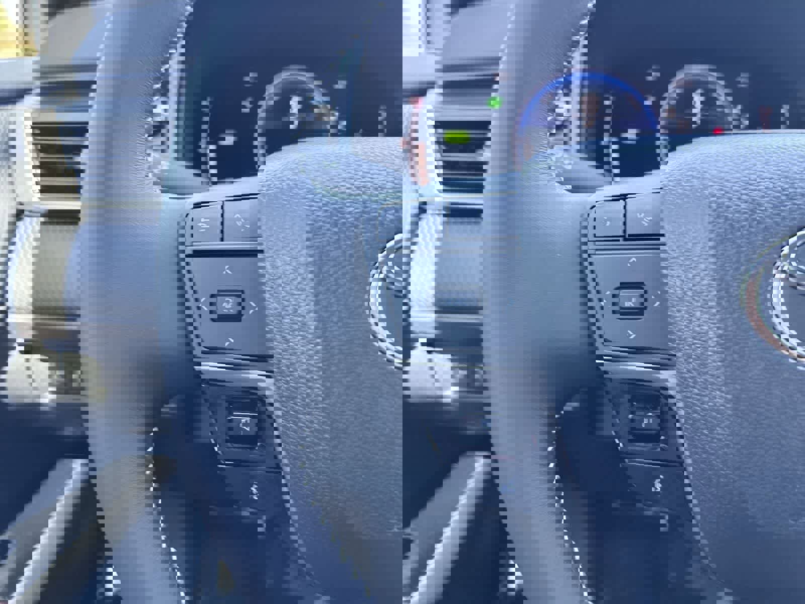 Used 2025 Toyota Camry SE image 28