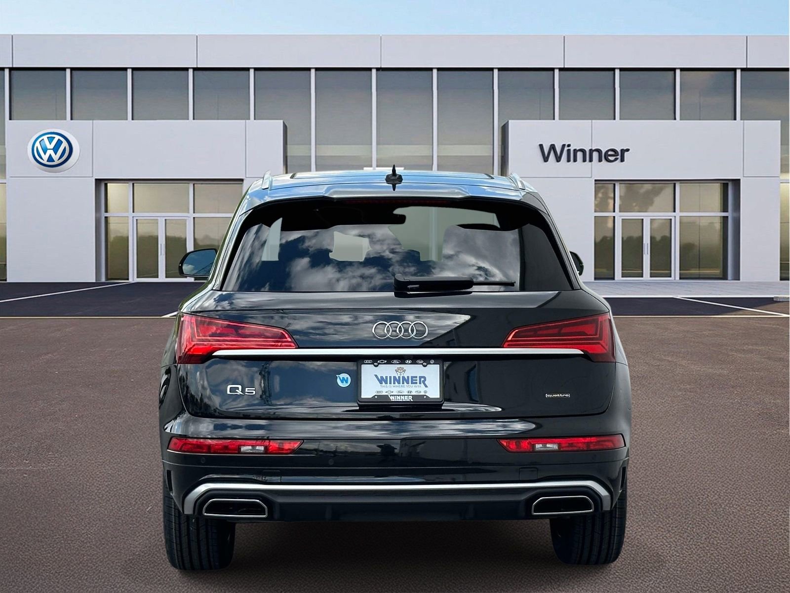 Used 2023 Audi Q5 2.0T Premium w/ Convenience Package AWD/4WD image 4