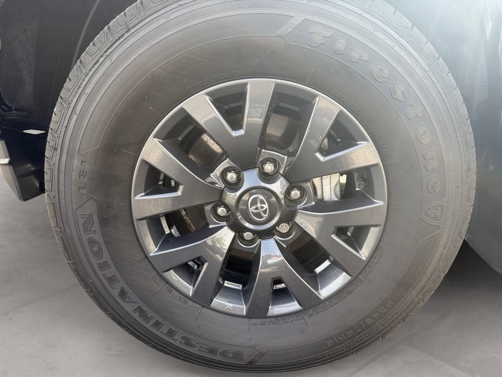 Used 2022 Toyota Tacoma SR5 w/ SR5 Appearance Package (SM) AWD/4WD image 14