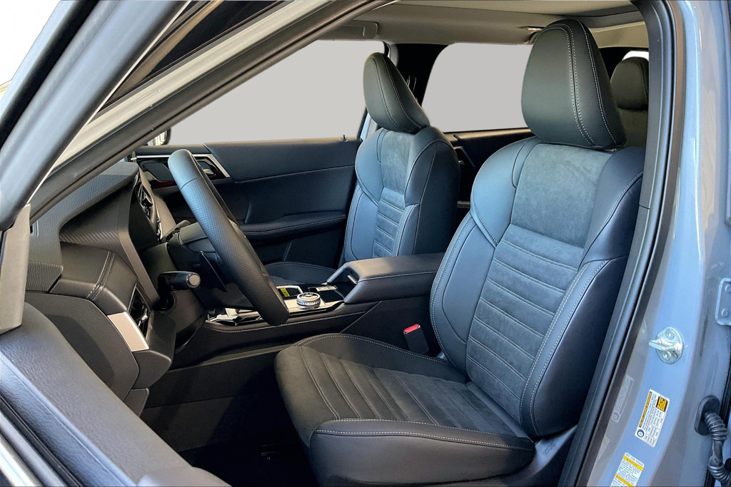 New 2026 Mitsubishi Outlander SE FWD image 9