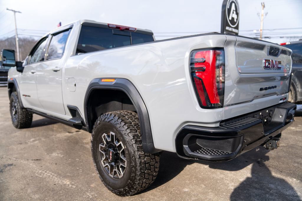 Used 2024 GMC Sierra 2500 AT4X image 4