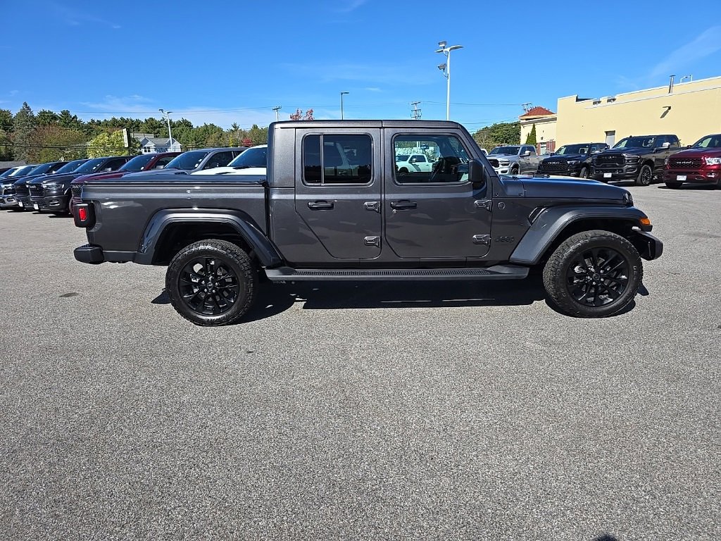 Certified 2024 Jeep Gladiator Sport image 8