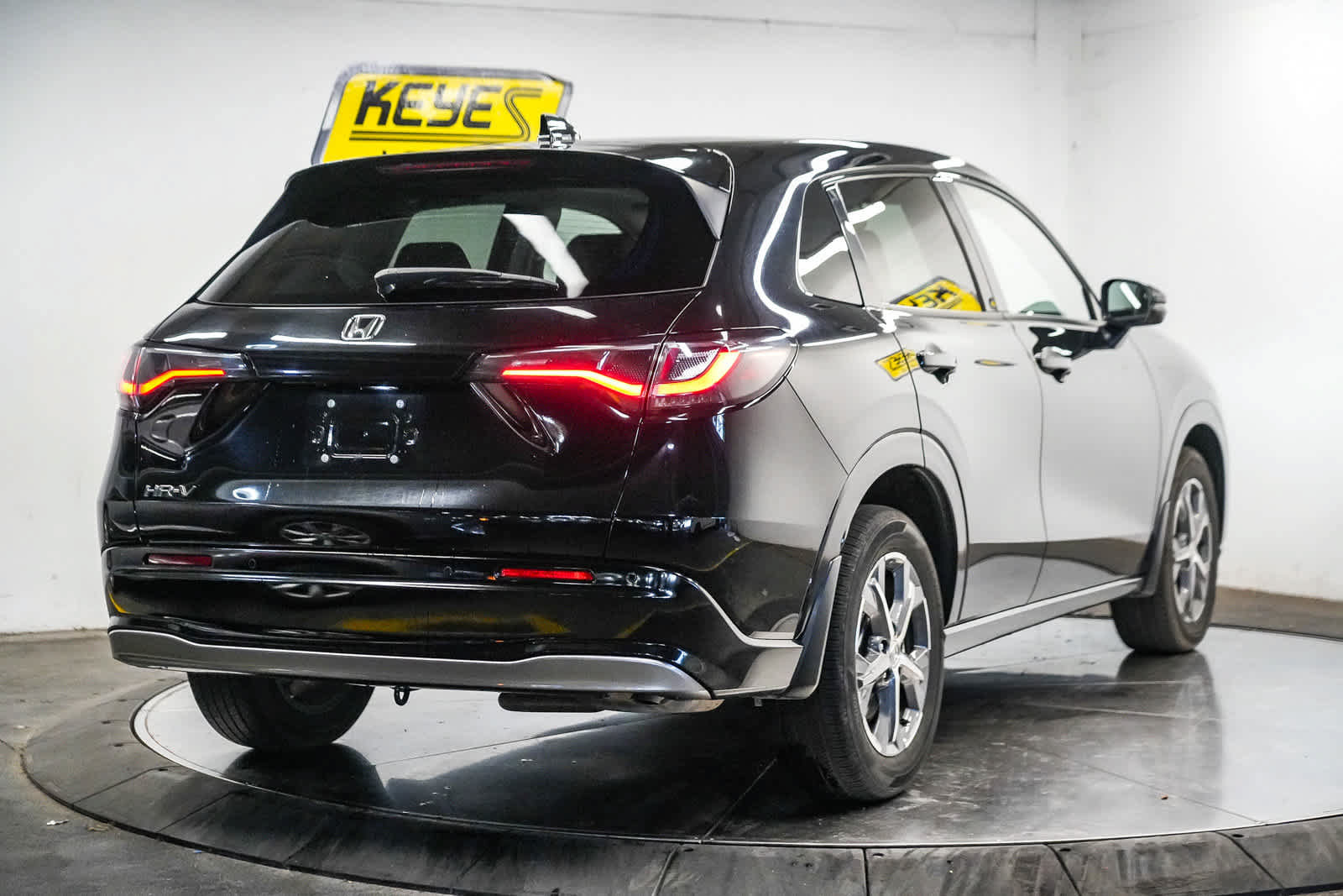 Used 2024 Honda HR-V EX-L image 6