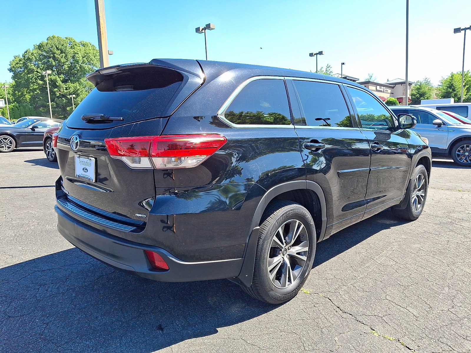 Used 2017 Toyota Highlander LE w/ Protection Package #3 AWD/4WD image 7