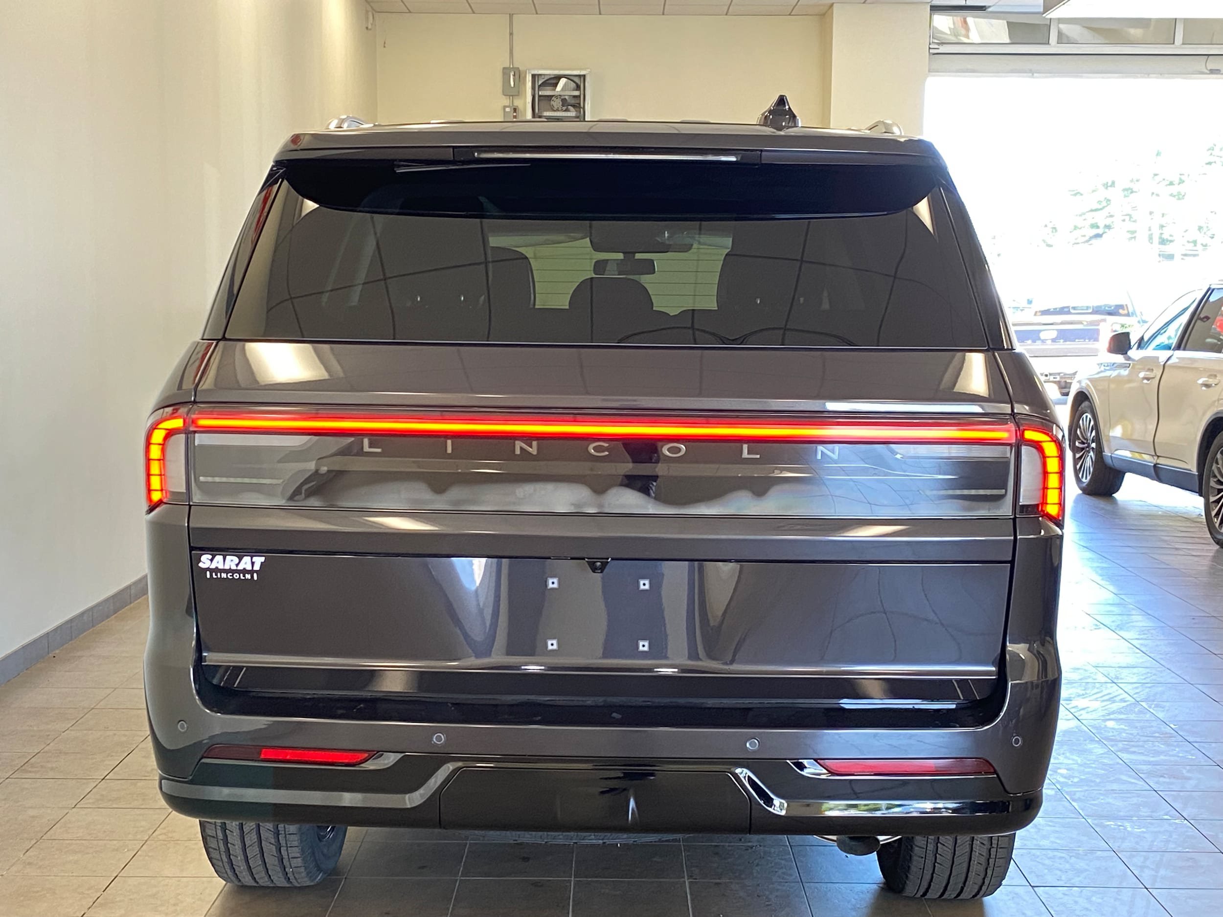 New 2027 Lincoln Navigator Reserve AWD/4WD image 6