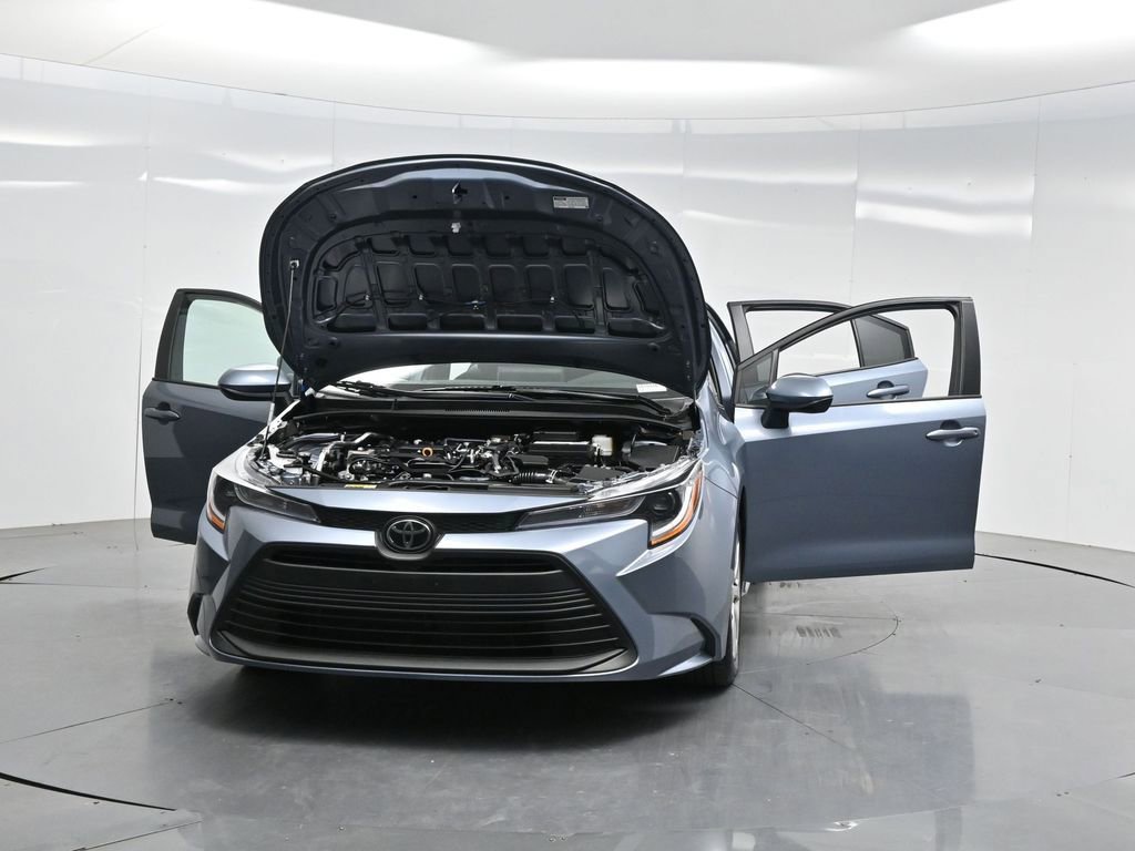 Used 2025 Toyota Corolla LE image 41