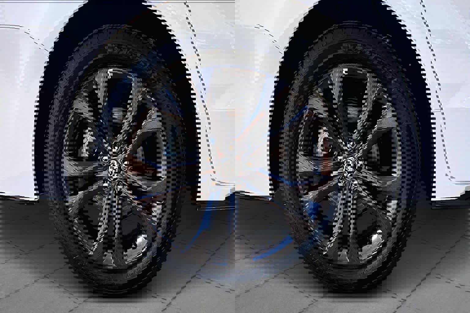 Used 2025 Toyota Sienna XSE image 11