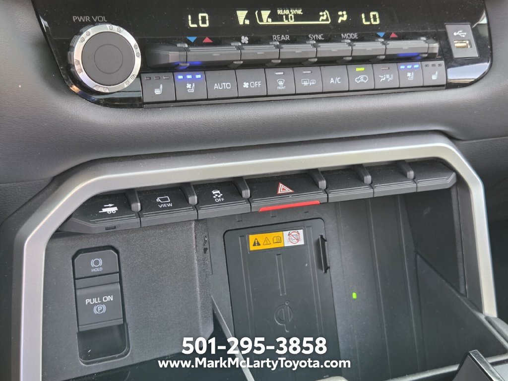 Used 2024 Toyota Sequoia Platinum AWD/4WD image 23