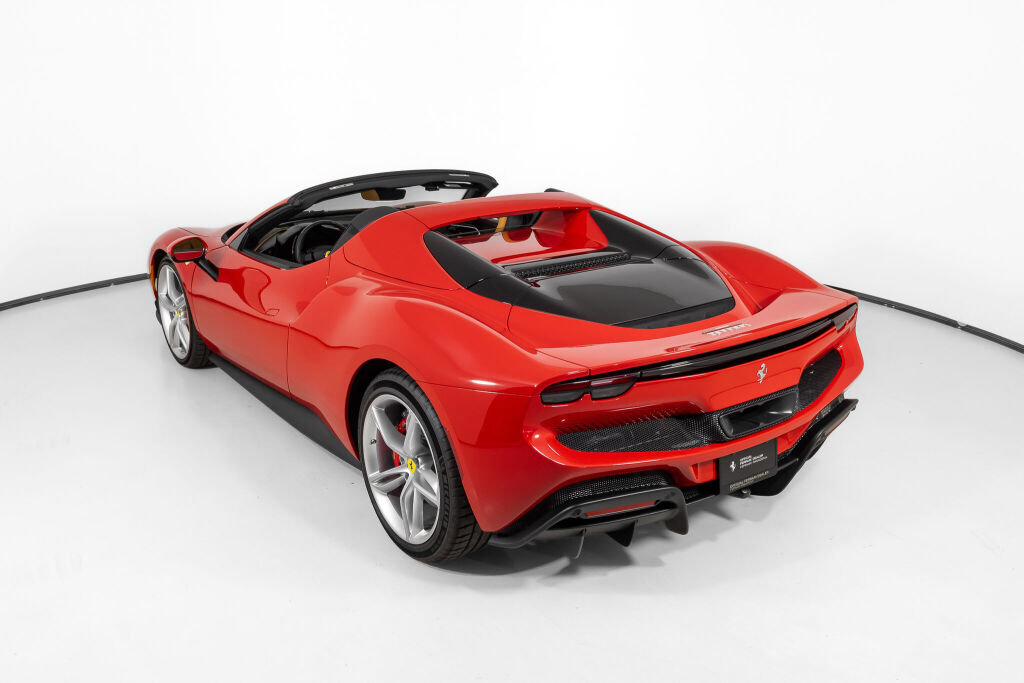 Used 2025 Ferrari 296 GTS RWD image 5