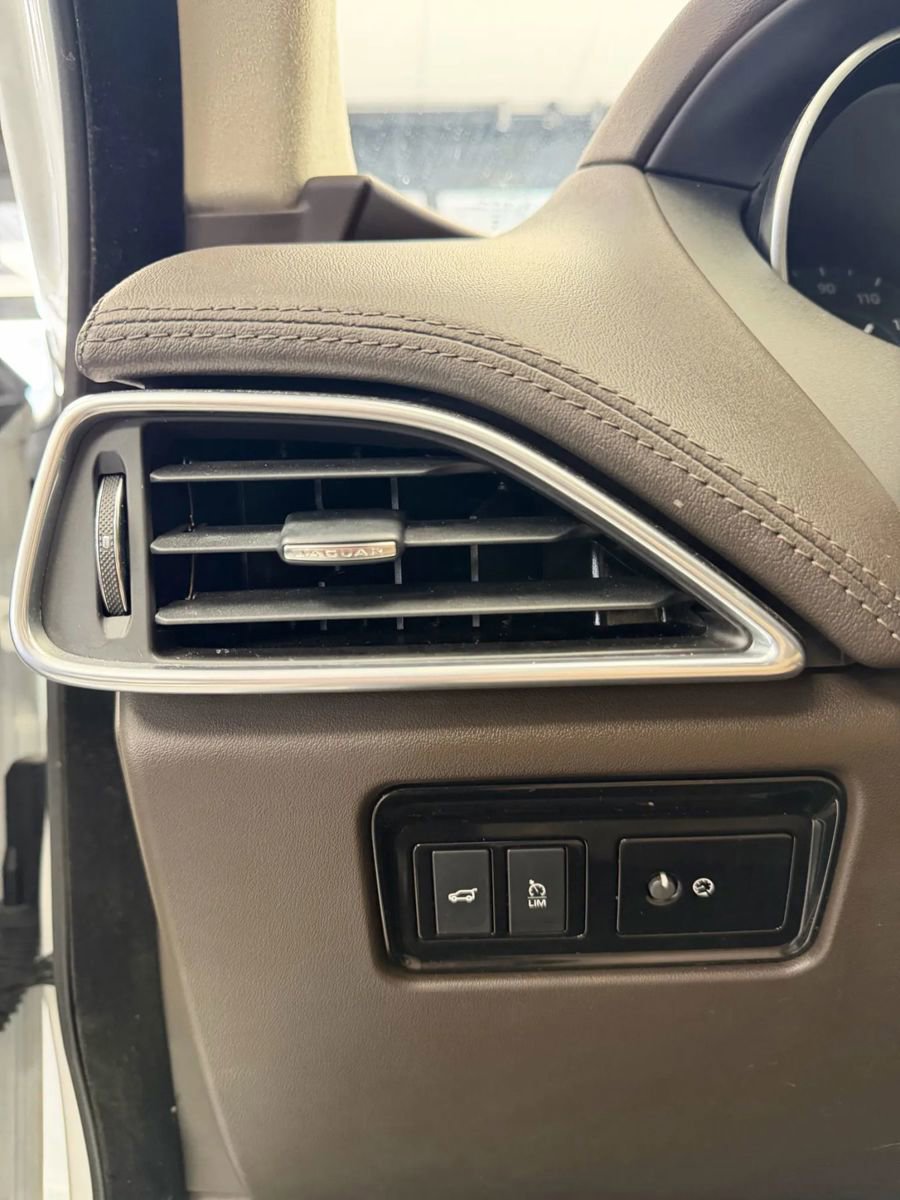 Used 2020 Jaguar F-PACE Prestige image 19