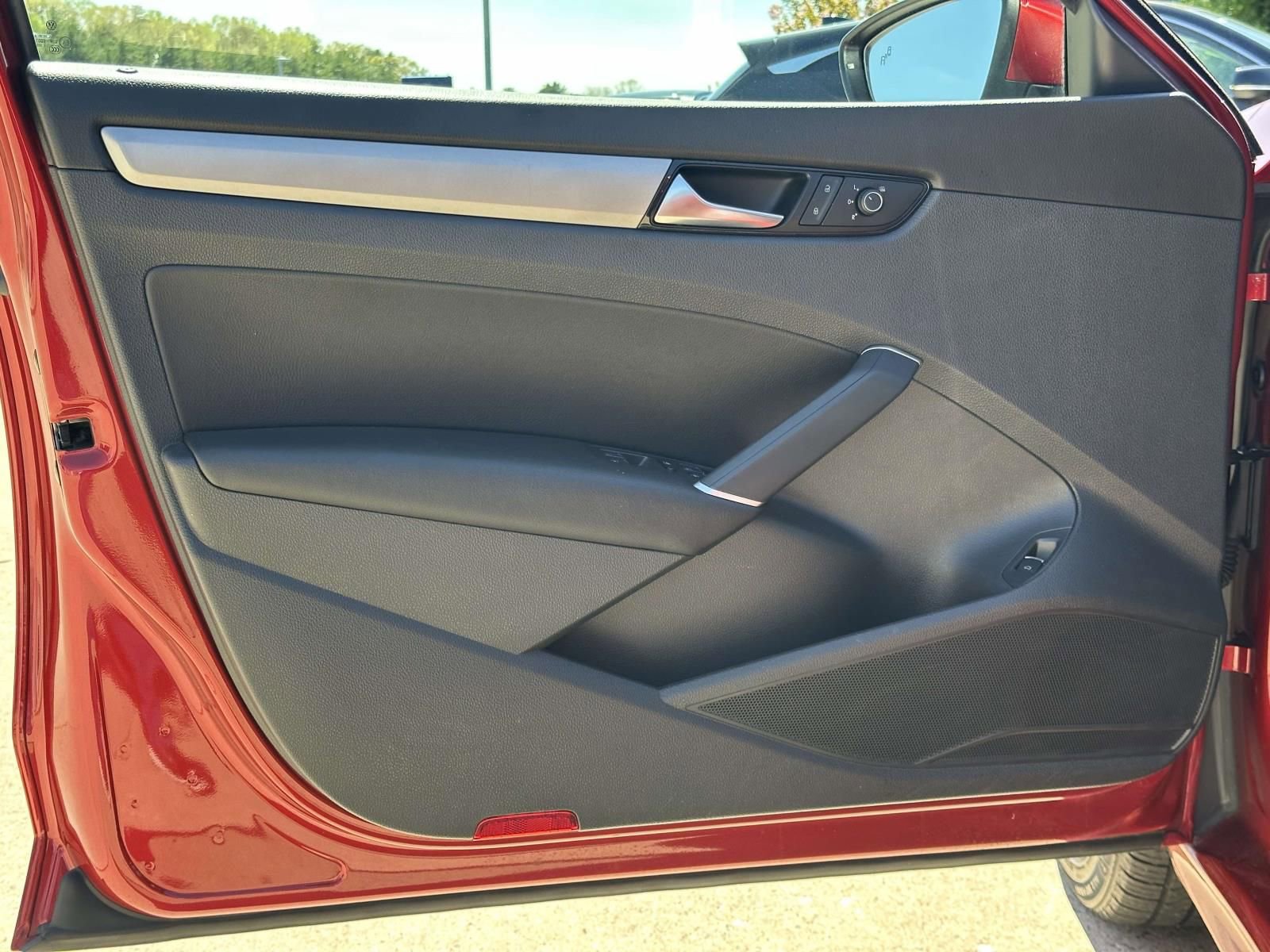 Used 2022 Volkswagen Passat 2.0T SE image 16