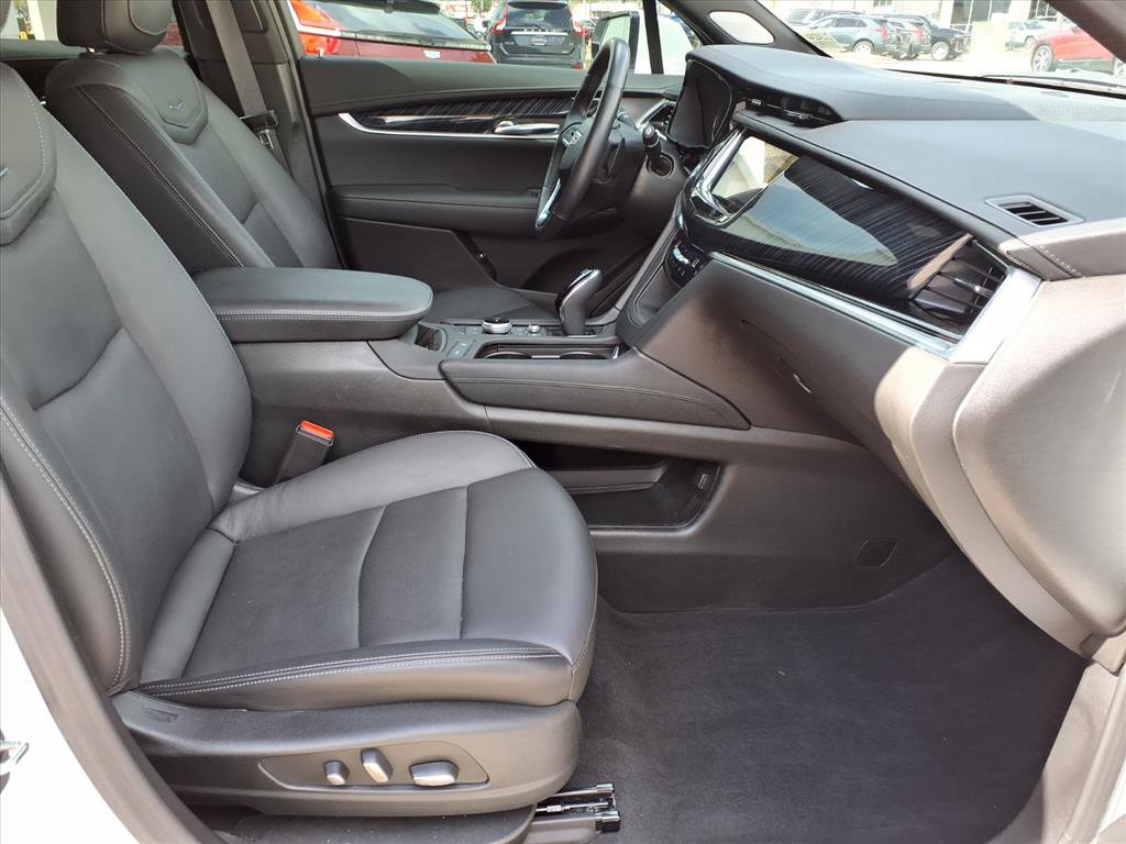 Certified 2024 Cadillac XT6 Premium Luxury image 9