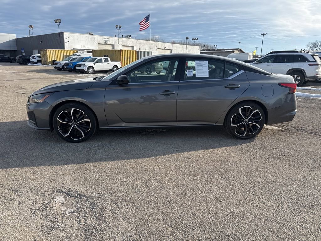 Used 2024 Nissan Altima 2.5 SR FWD image 4