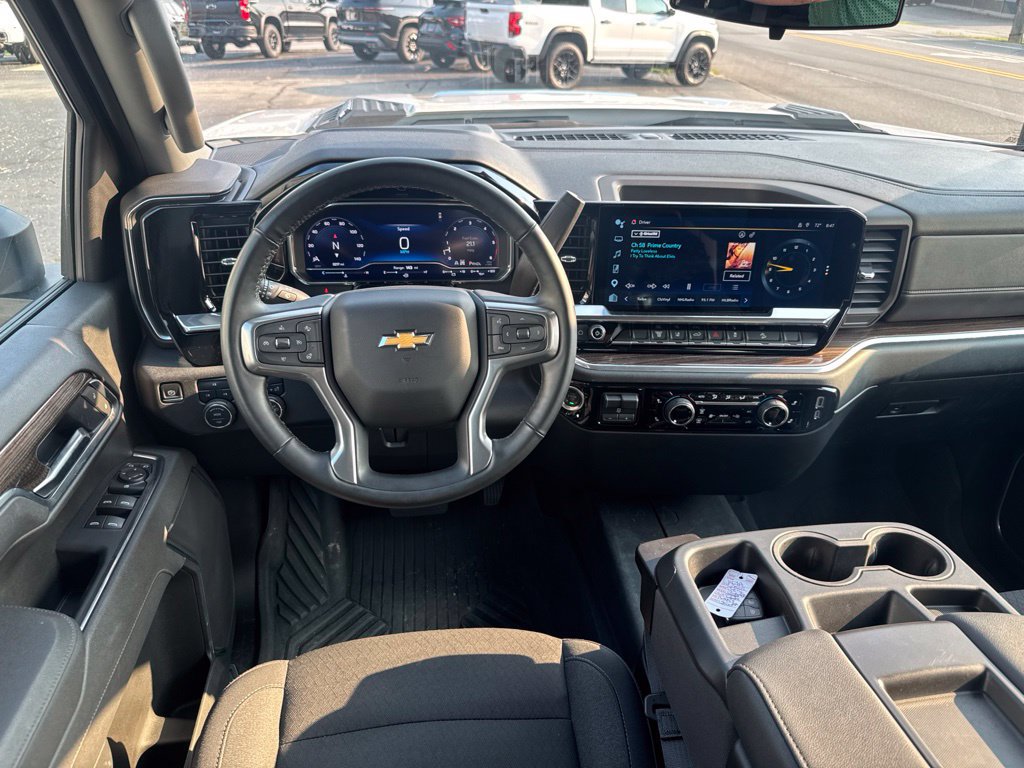 Used 2025 Chevrolet Silverado 2500 LT AWD/4WD image 29