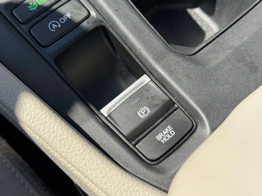 Used 2023 Honda Accord EX image 11