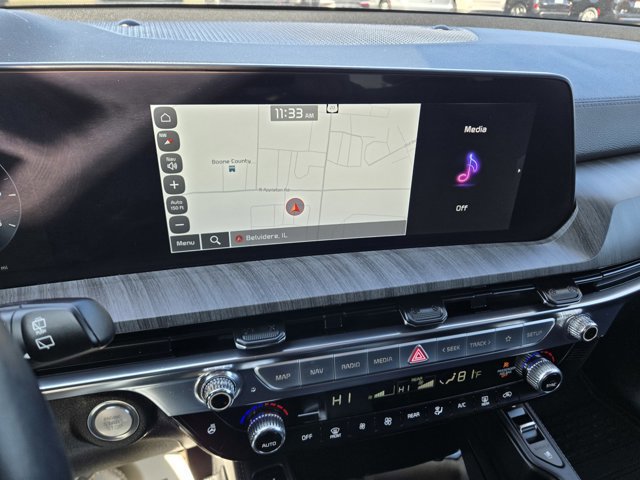 Used 2024 Kia Telluride SX Prestige w/ Towing Package image 9