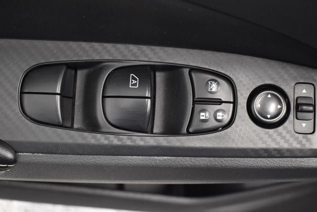 Used 2025 Nissan Altima 2.5 SV FWD image 21