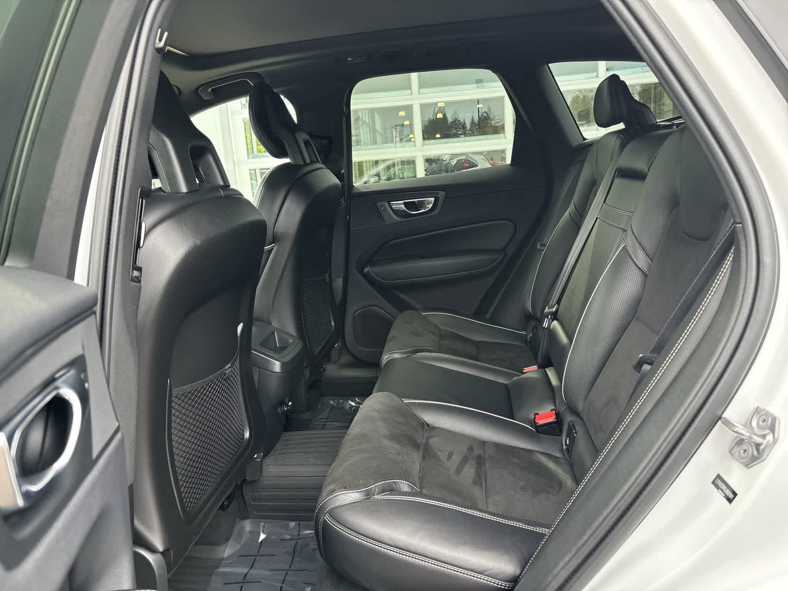 Used 2018 Volvo XC60 T6 R-Design w/ Convenience Package AWD/4WD image 7