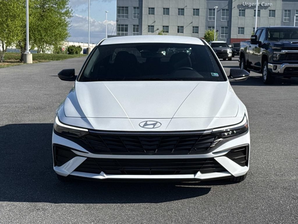 Used 2025 Hyundai Elantra Sport FWD image 29