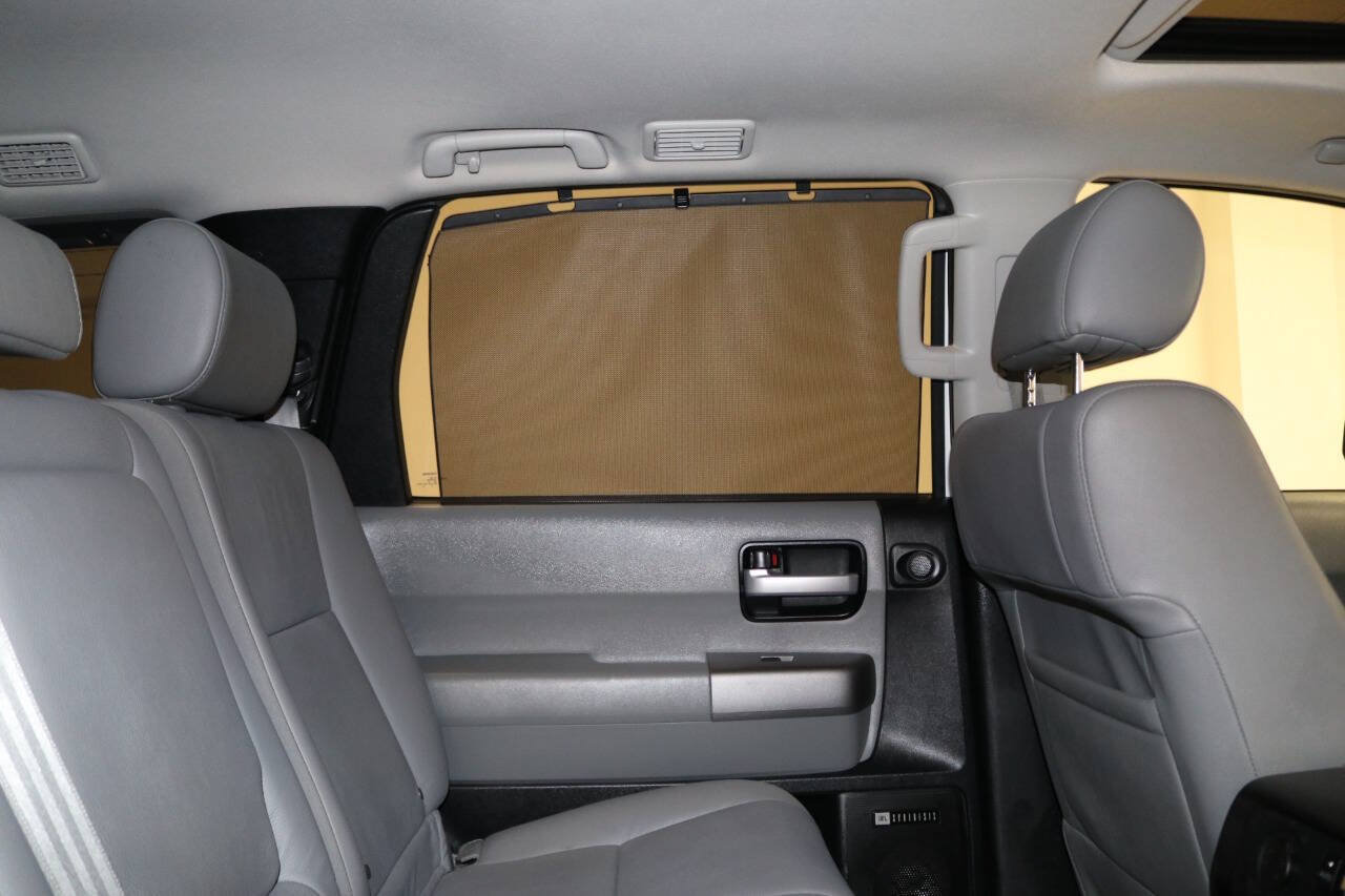Used 2017 Toyota Sequoia Limited w/ Safety & Convenience Package AWD/4WD image 95