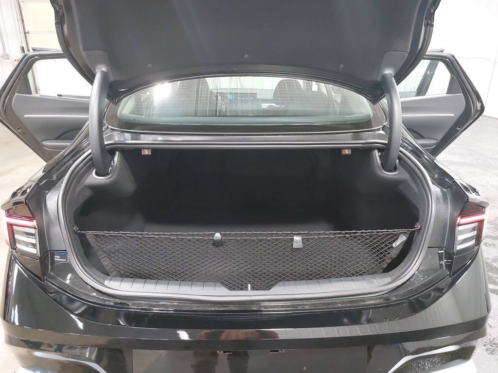 Used 2026 Hyundai Sonata SEL FWD image 12