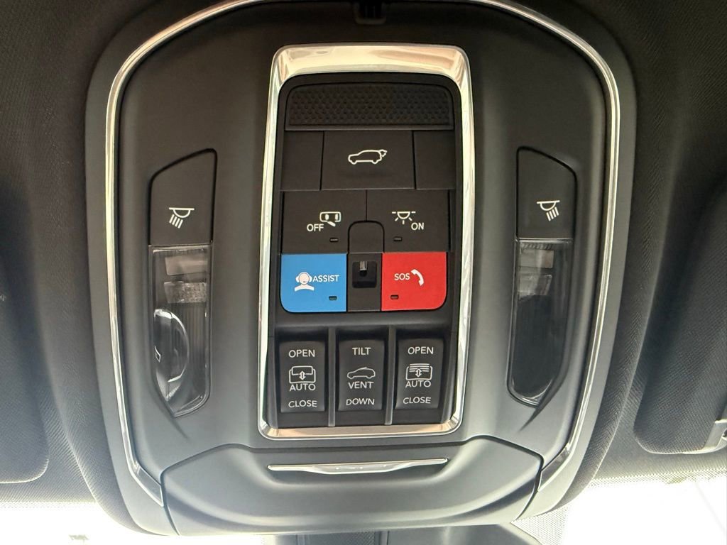 New 2026 Jeep Grand Cherokee Limited w/ Limited Altitude Package AWD/4WD image 31