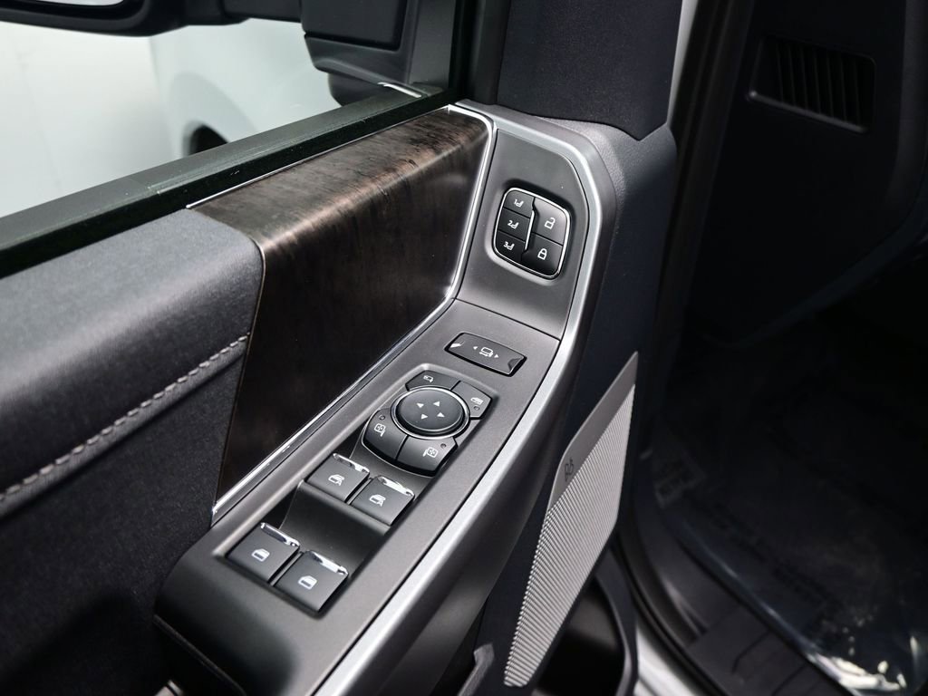 Used 2026 Ford F350 Lariat w/ Black Appearance Package image 10
