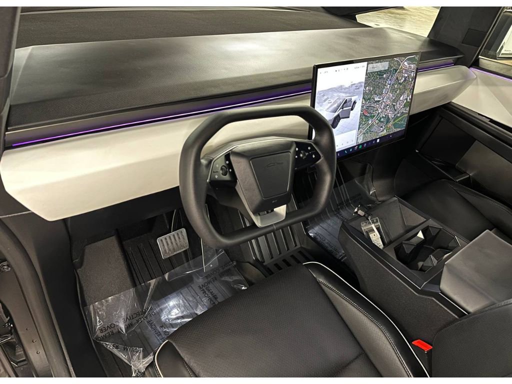 Used 2024 Tesla Cybertruck AWD Crew Cab image 28