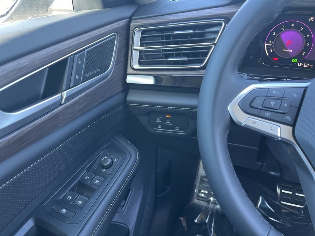 New 2025 Volkswagen Atlas SEL Premium R-Line image 18