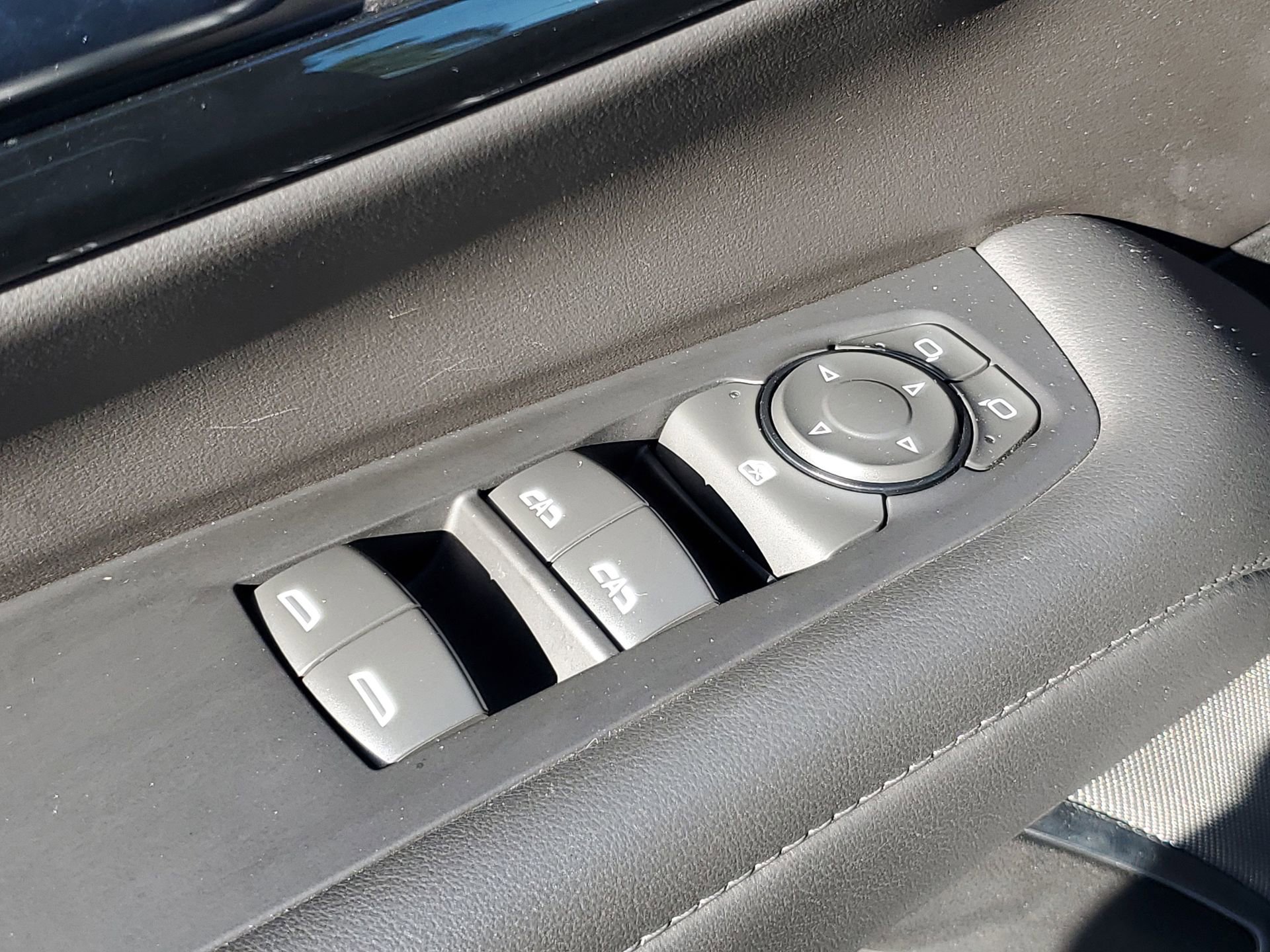 Used 2025 Chevrolet Tahoe Z71 image 18