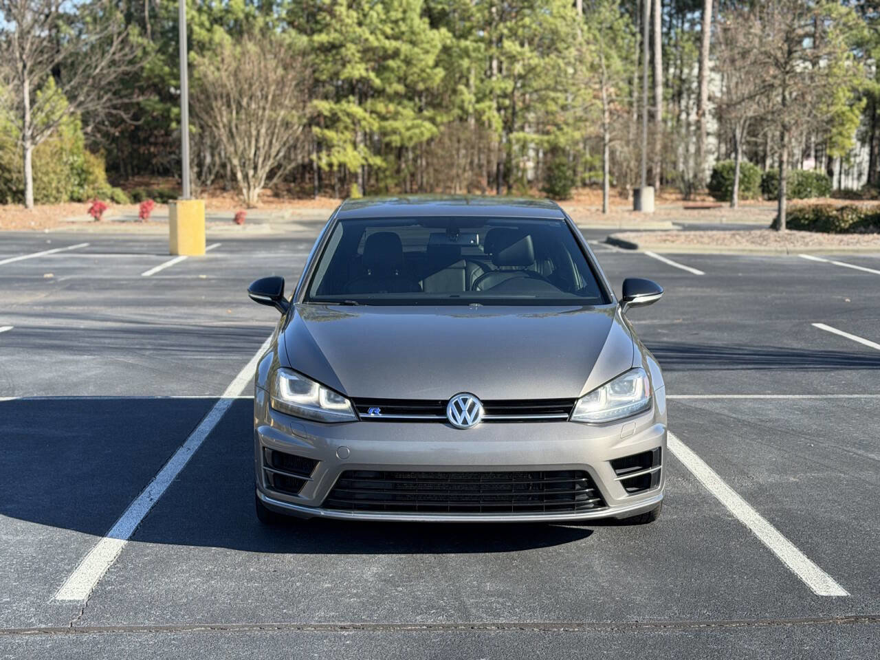 Used 2016 Volkswagen Golf R 4-Door image 2