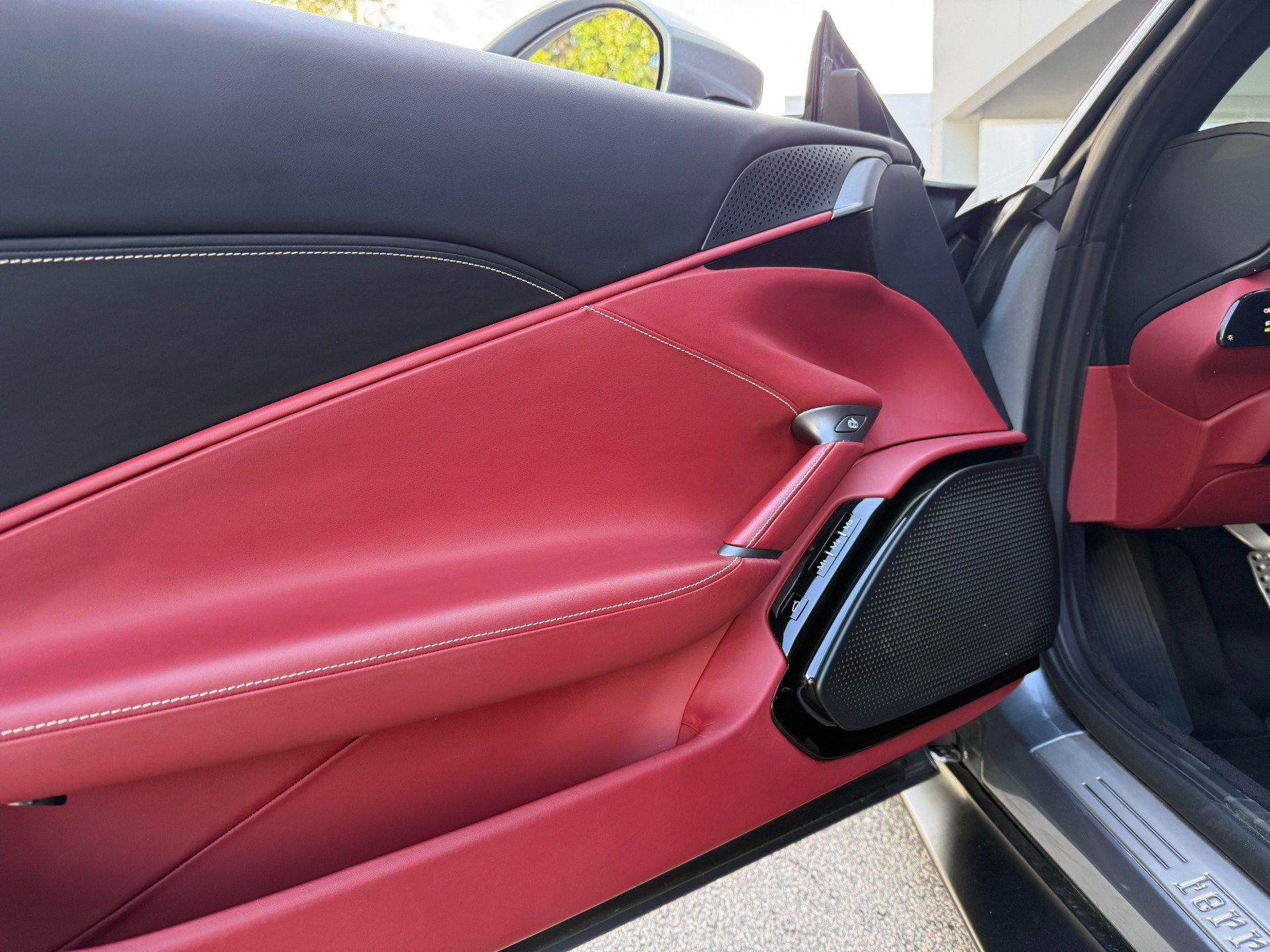 Used 2021 Ferrari Roma RWD image 28