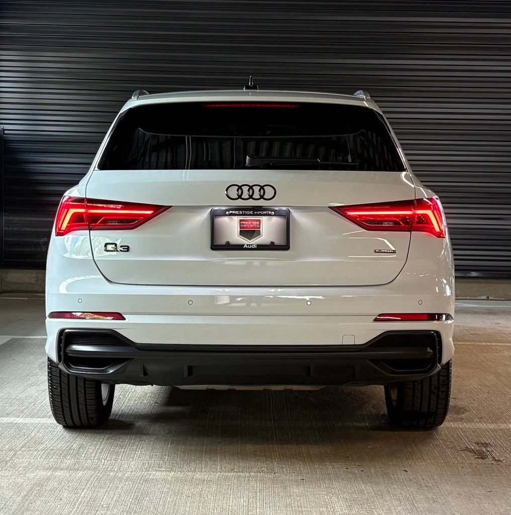 Used 2022 Audi Q3 2.0T Premium Plus w/ Premium Plus Package AWD/4WD image 7