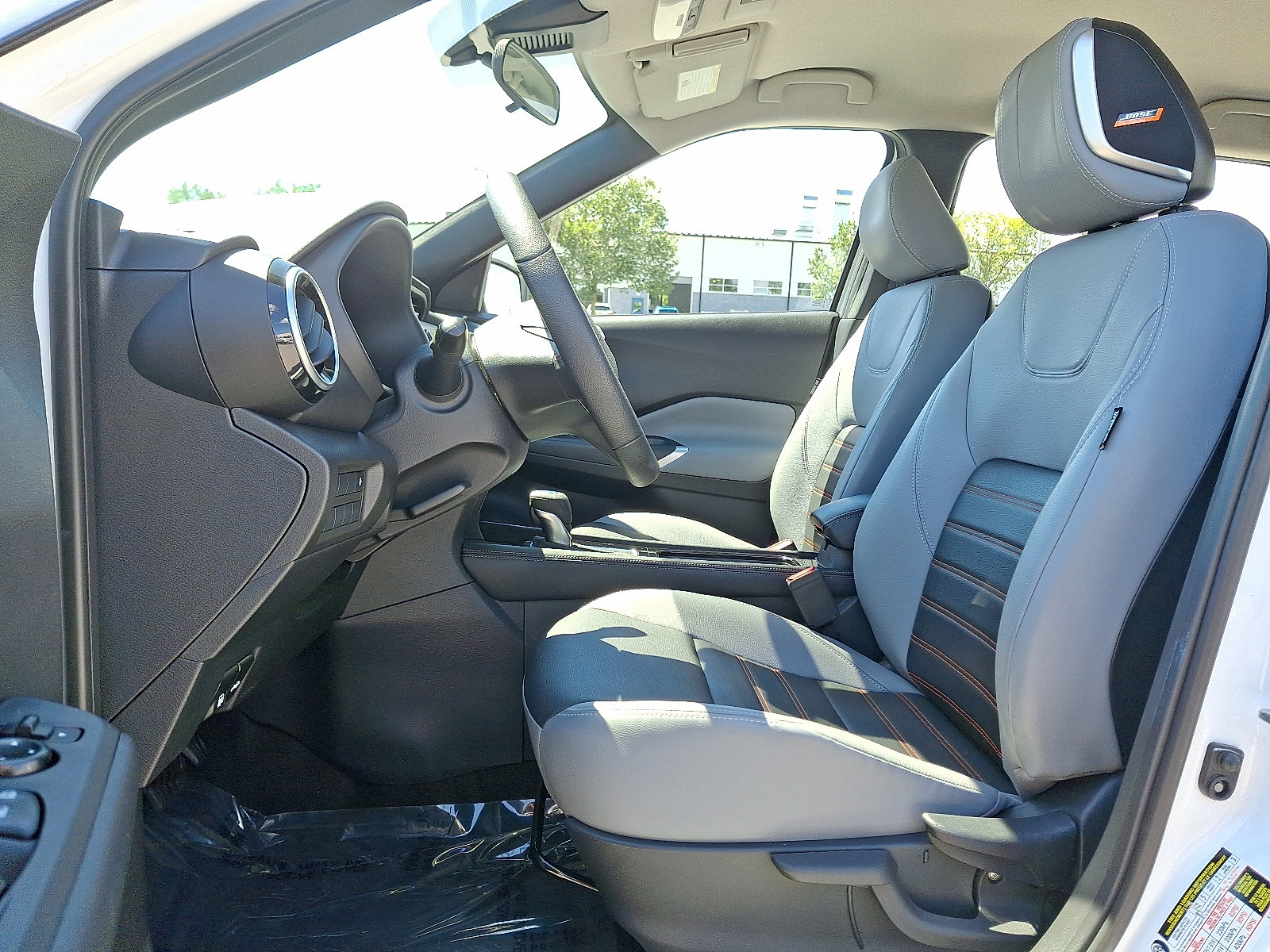 Used 2023 Nissan Kicks SR w/ SR Premium Package image 14