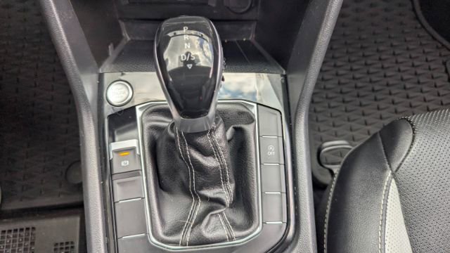 Used 2022 Volkswagen Taos SEL w/ Panoramic Sunroof Package image 35