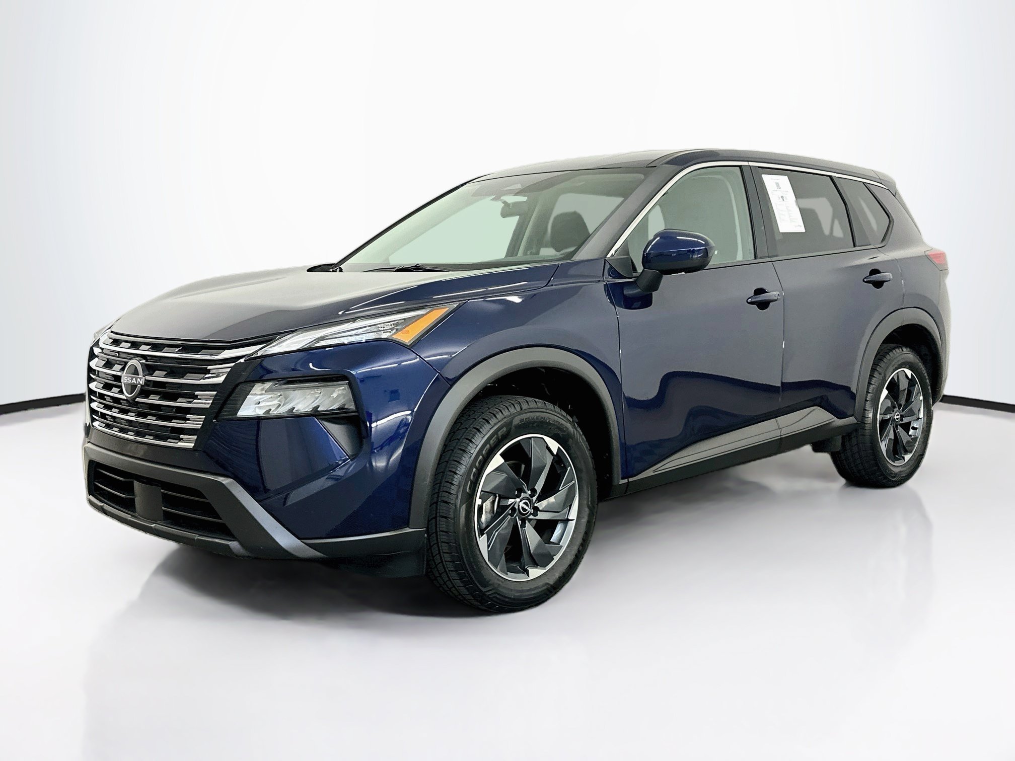 Used 2026 Nissan Rogue SV AWD/4WD image 3