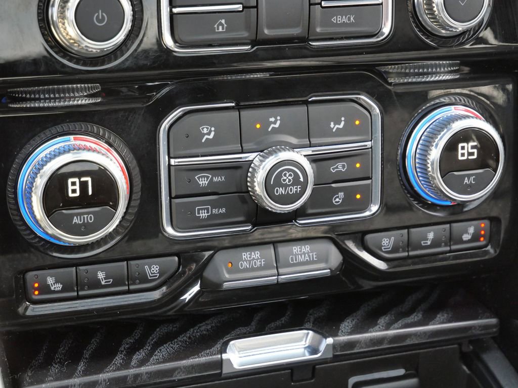Used 2024 GMC Yukon Denali w/ Denali Reserve Package image 43