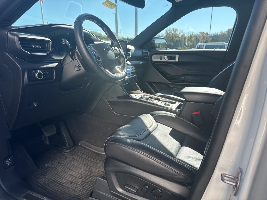 Used 2023 Ford Explorer ST w/ Equipment Group 401A AWD/4WD image 11