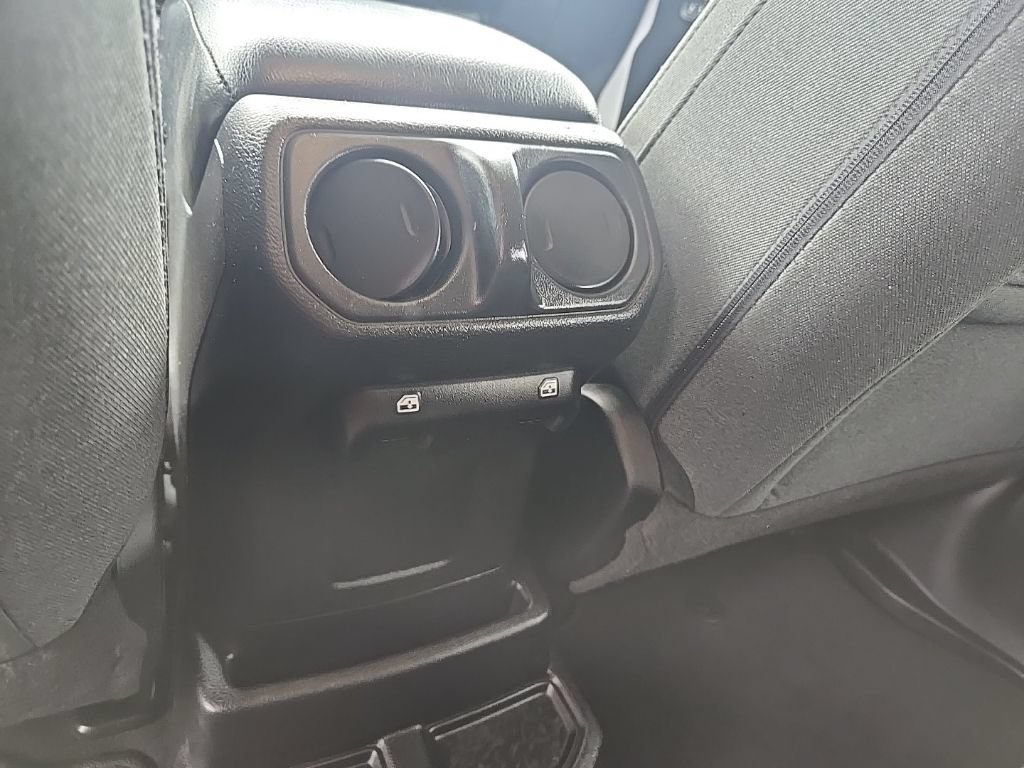 Used 2024 Jeep Wrangler Unlimited AWD/4WD image 25