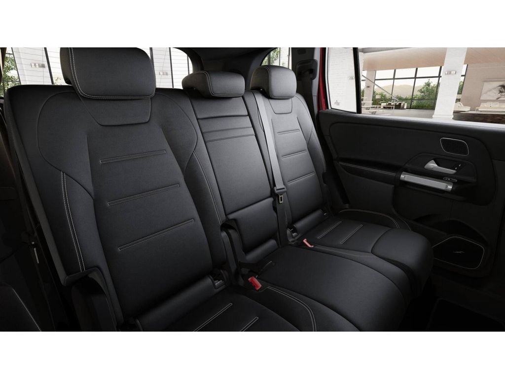 New 2026 Mercedes-Benz GLB 35 AMG 4MATIC image 5