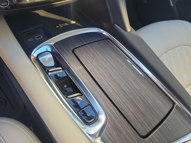 Used 2023 Buick Enclave Avenir w/ Avenir Technology Package image 28